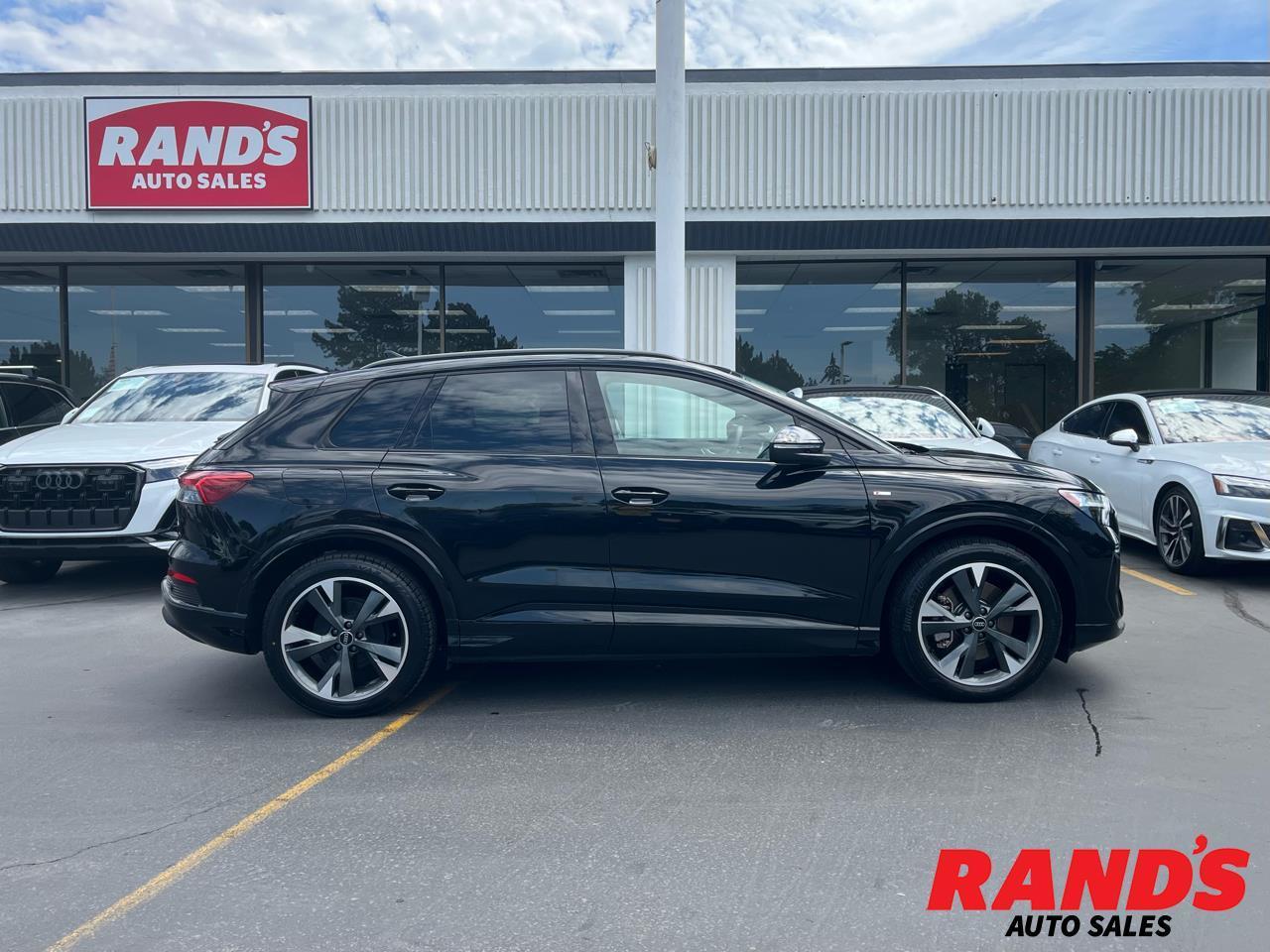 2024 Audi Q4 e-tron Premium w/50
