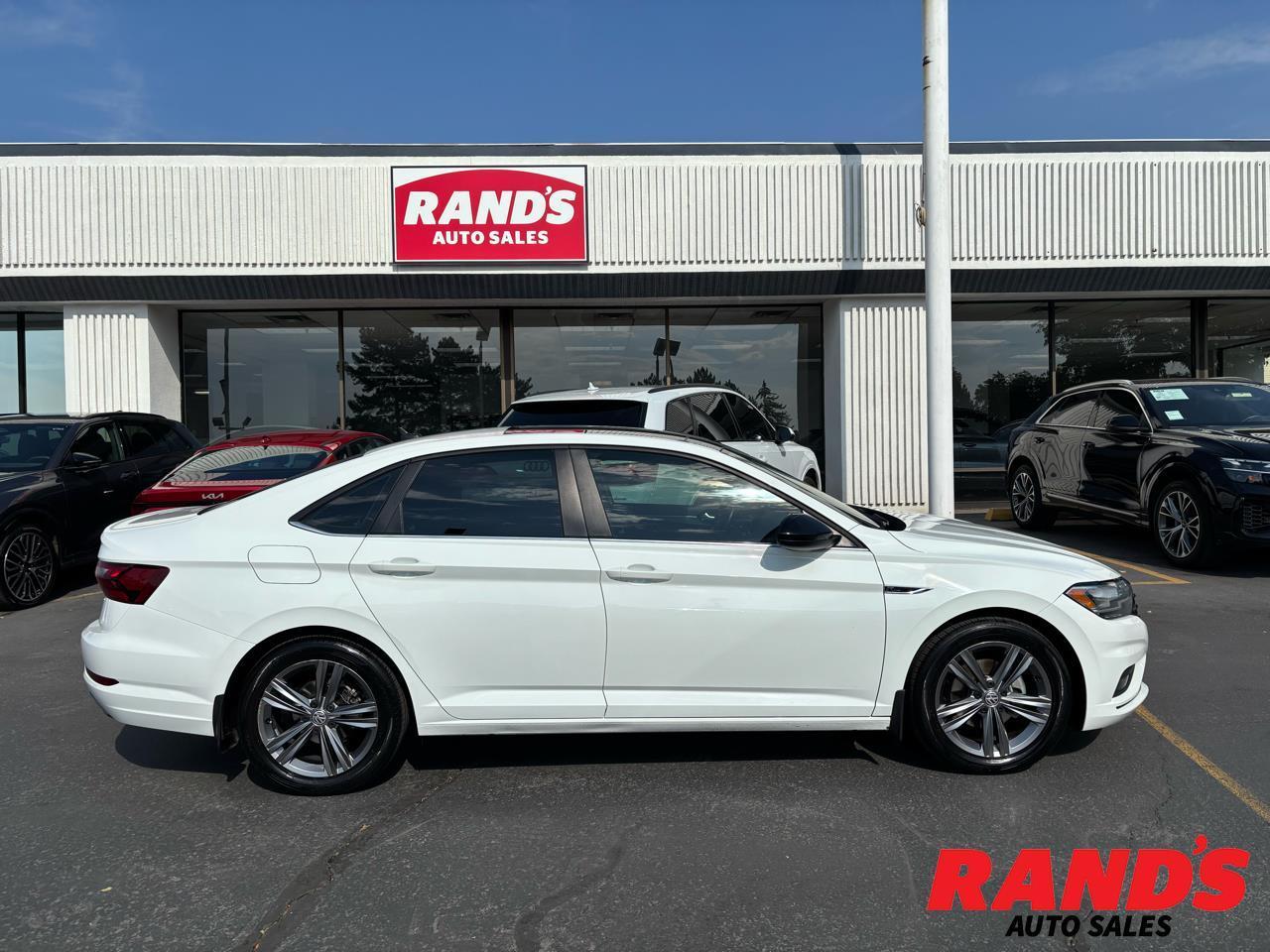 2021 Volkswagen Jetta R-Line 4D Sedan at