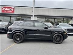 2023 Porsche Cayenne 