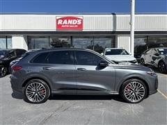 2025 Audi SQ5 