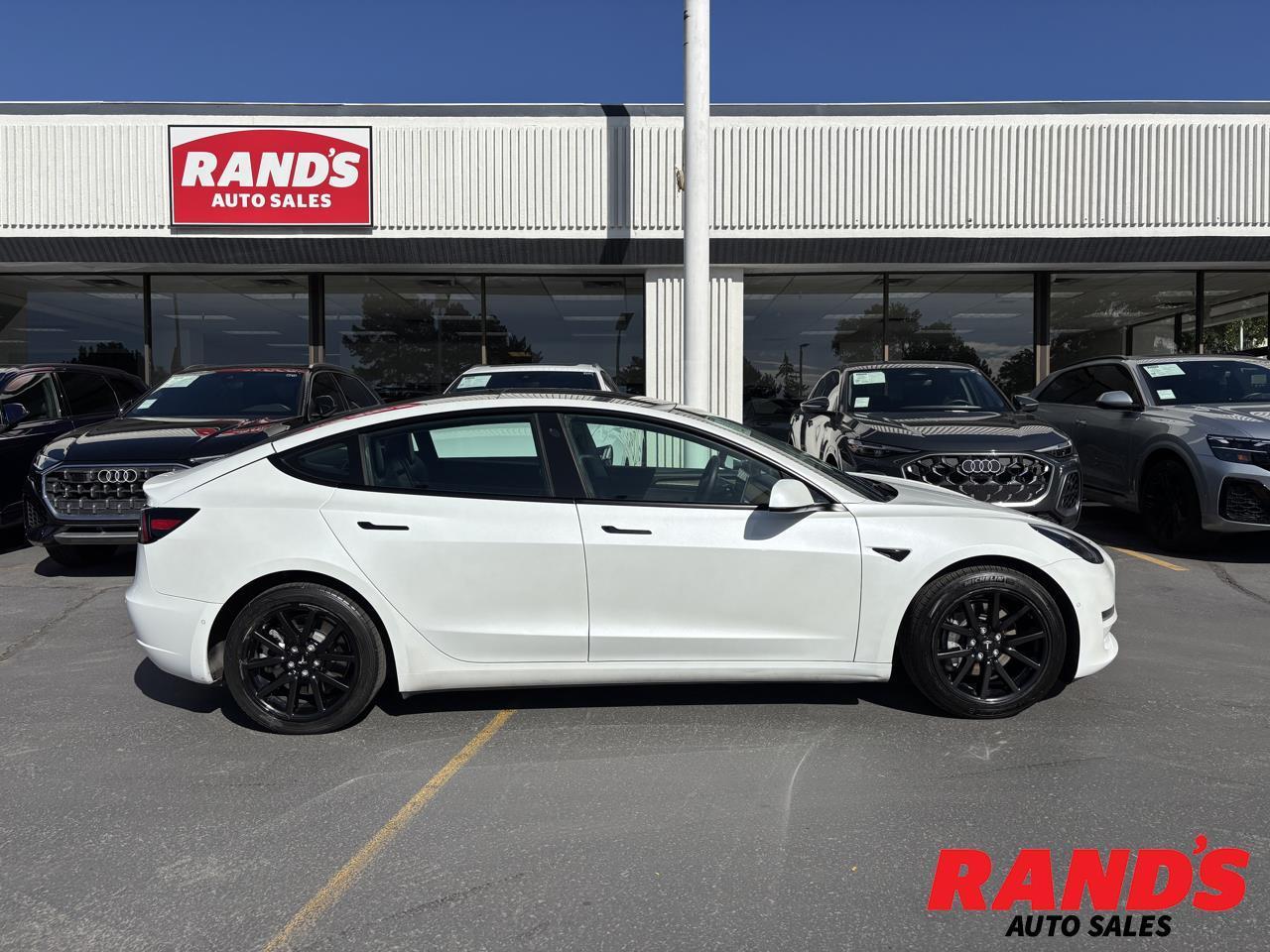 2022 Tesla Model 3 Standard Range Plus
