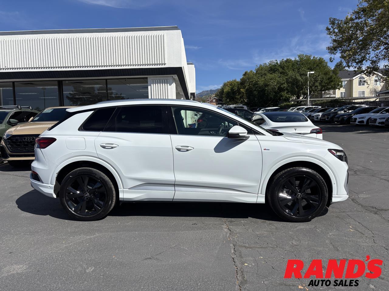 2023 Audi Q4 e-tron Premium Plus w/50