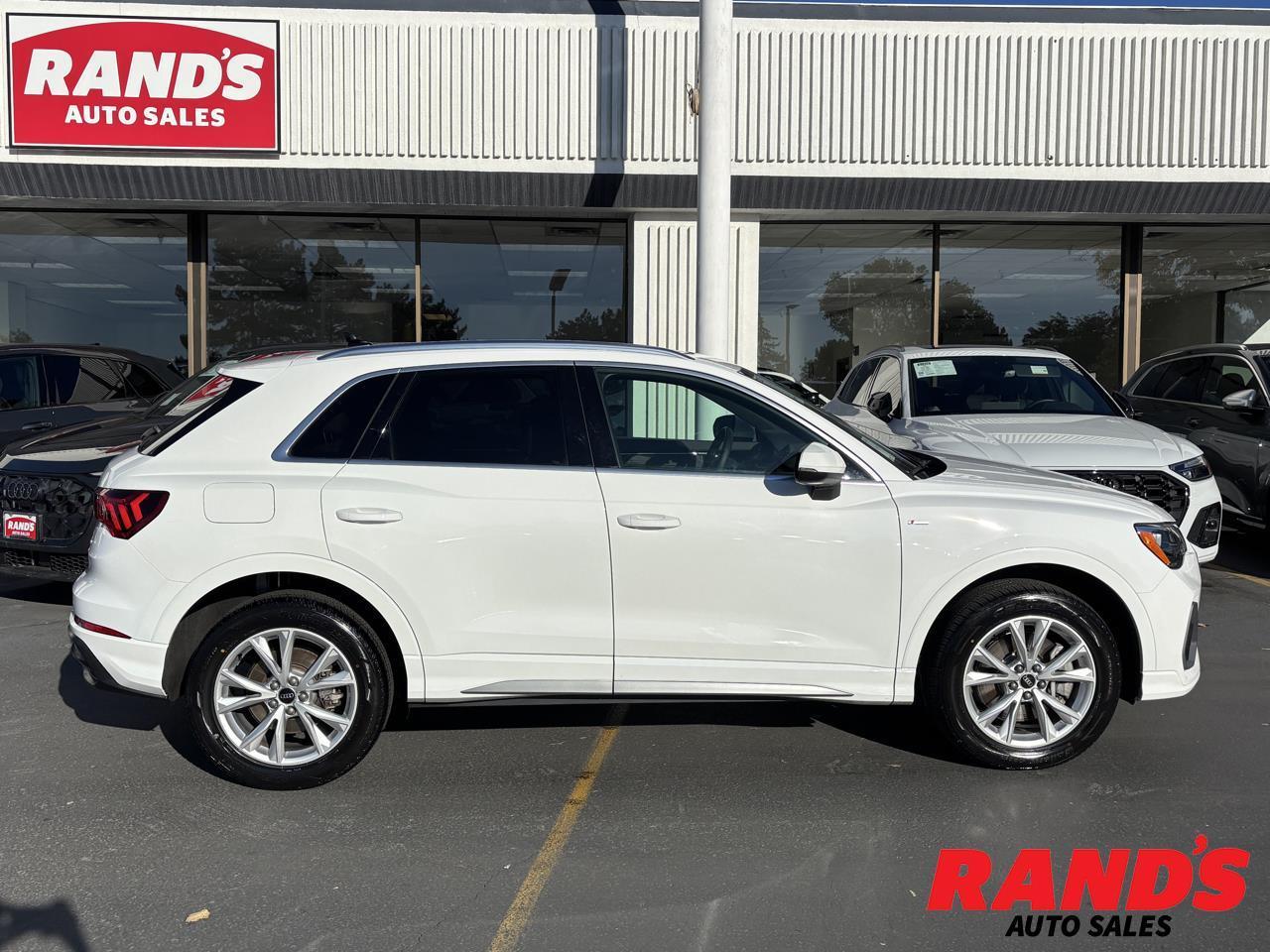 2022 Audi Q3 S line Premium quattro