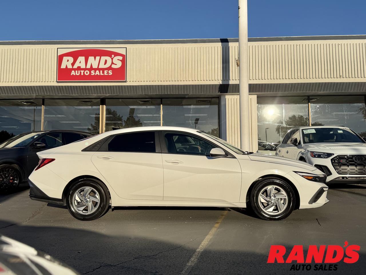 2024 Hyundai Elantra SE