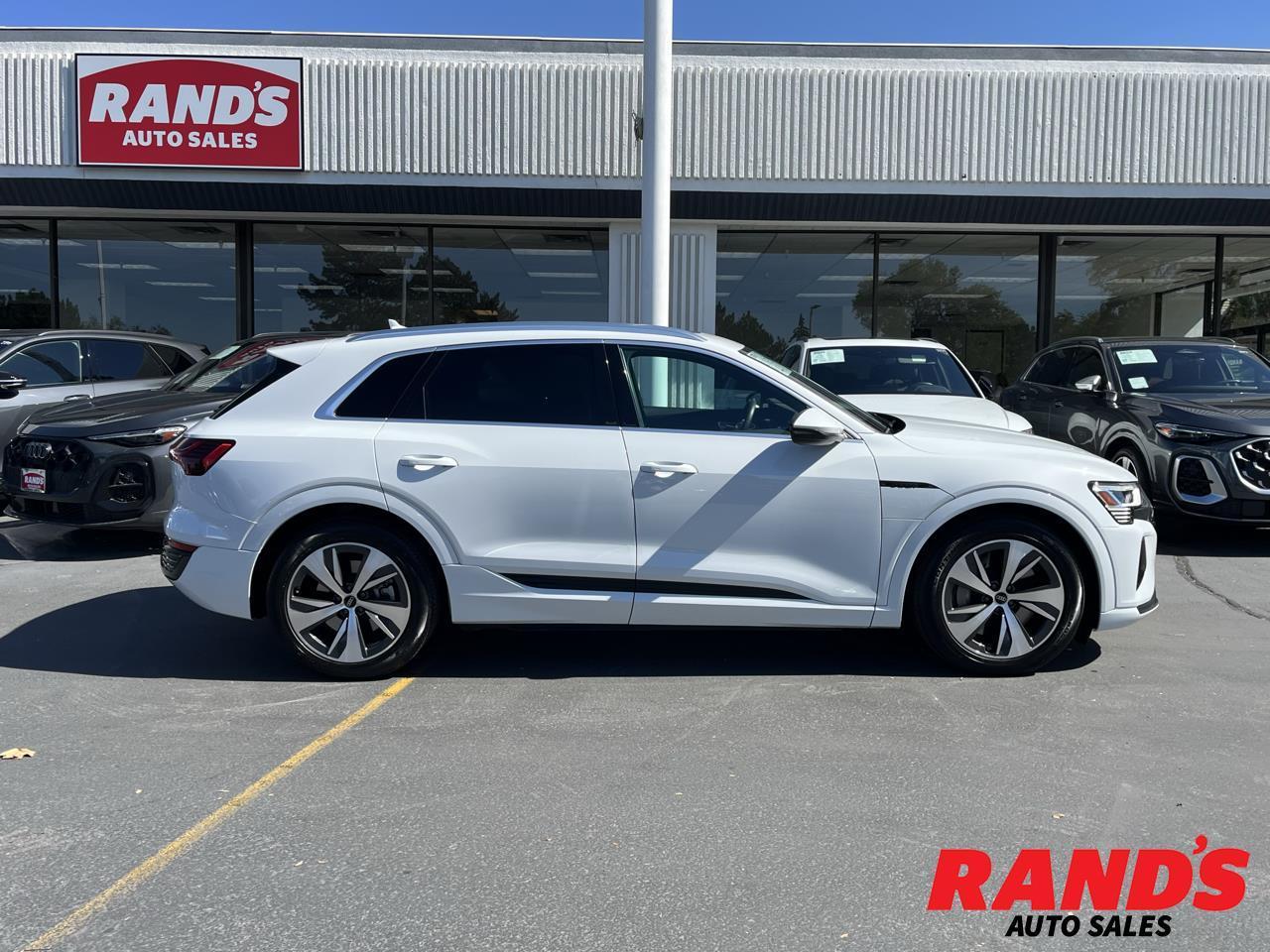 2024 Audi Q8 e-tron quattro Preminum