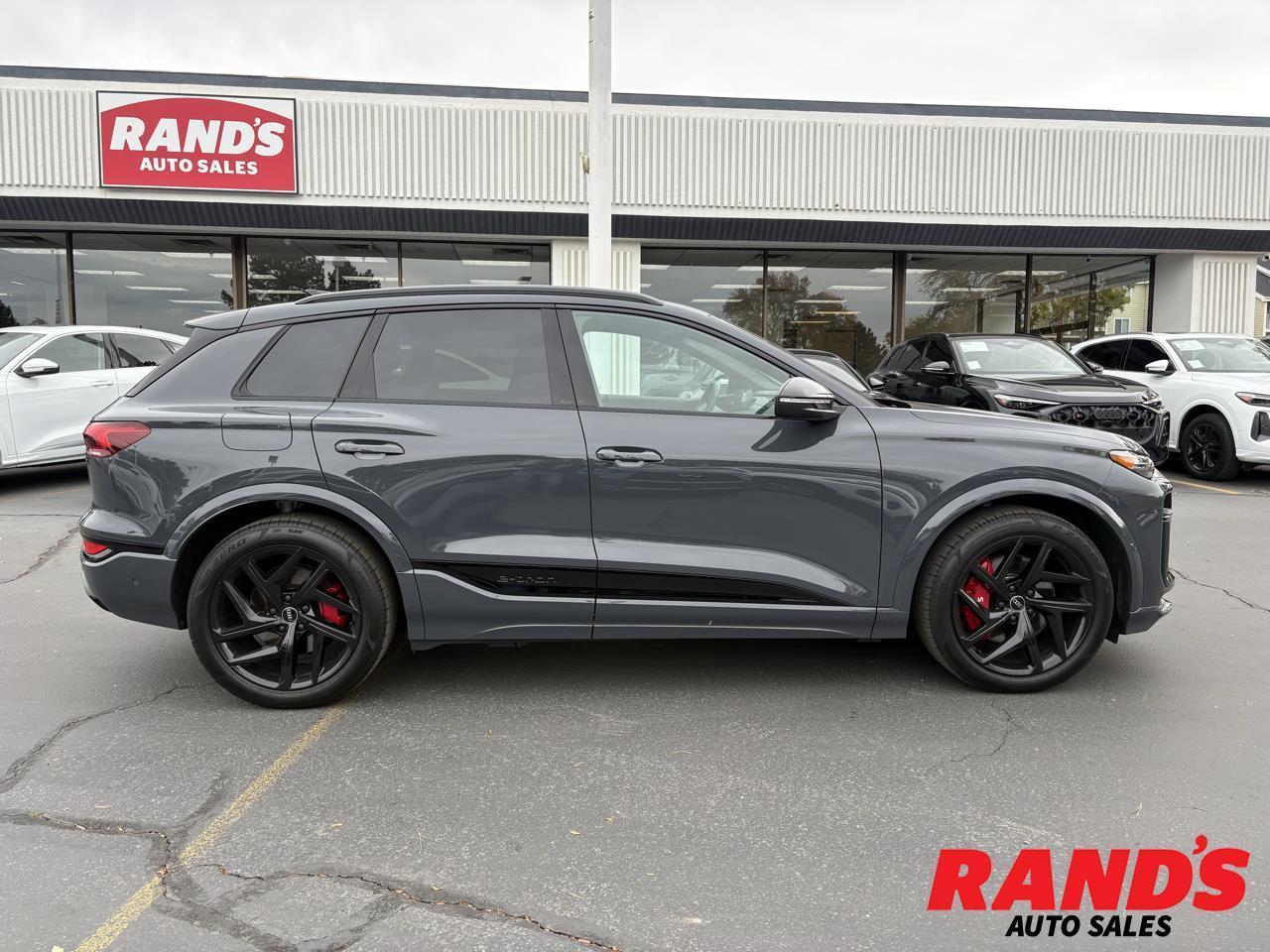 2025 Audi SQ6 e-tron Premium Plus