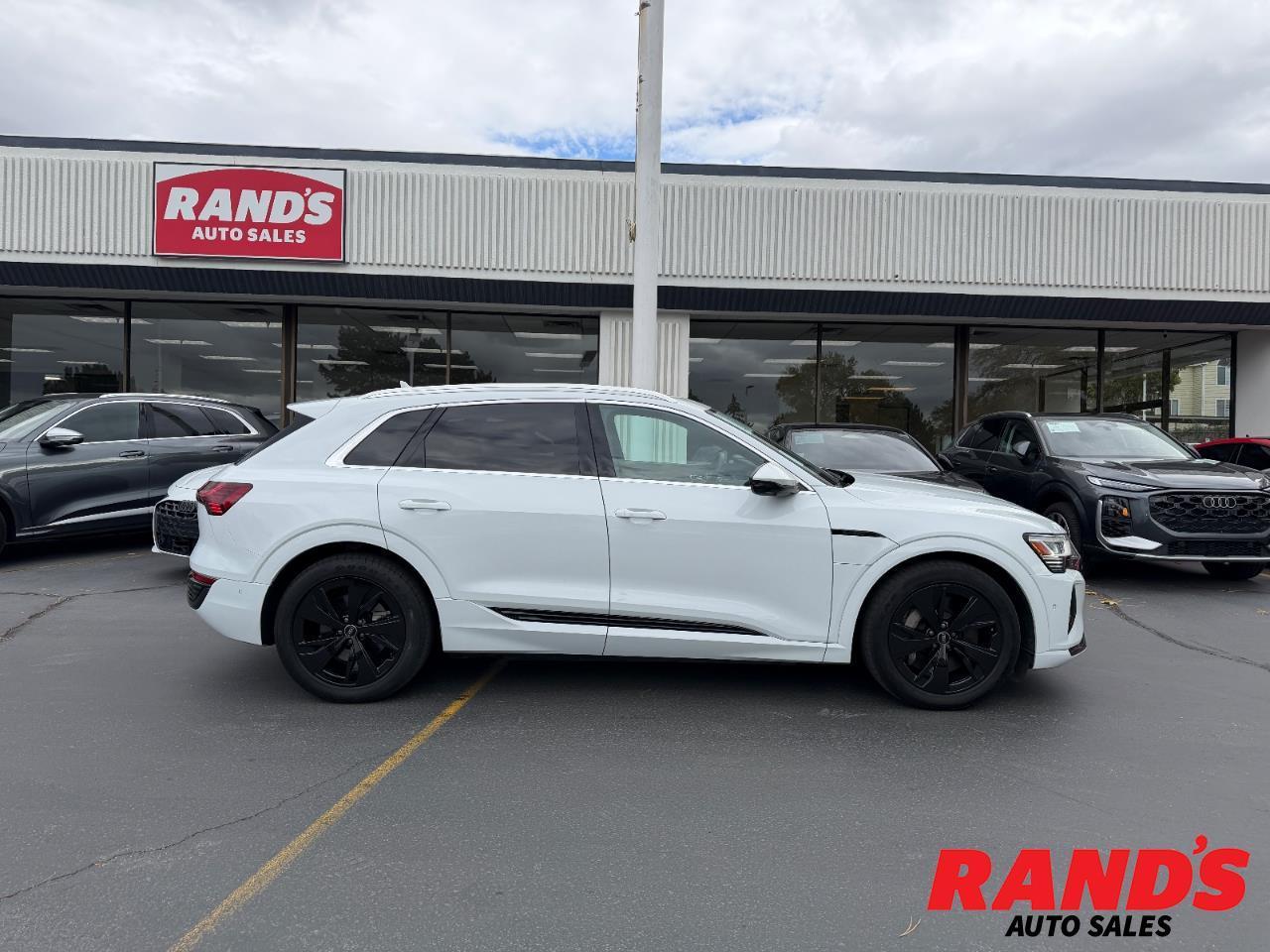 2024 Audi Q8 e-tron quattro Premium Plus