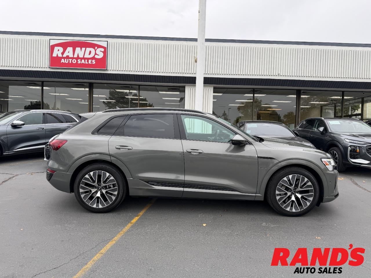 2024 Audi Q8 e-tron quattro Premium Plus