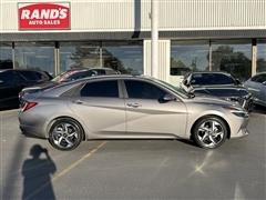 2023 Hyundai Elantra 