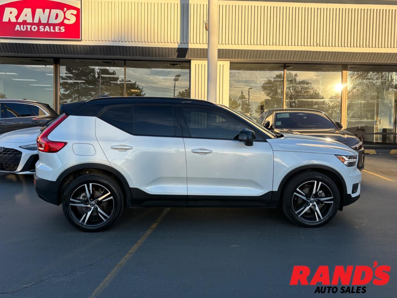 2022 Volvo XC40 T5 R-Design AWD