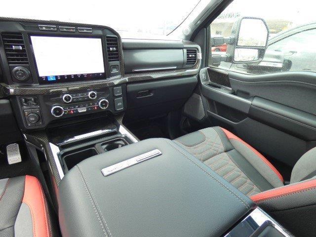 Ford F-250 SD XL Crew Cab 4WD 2024