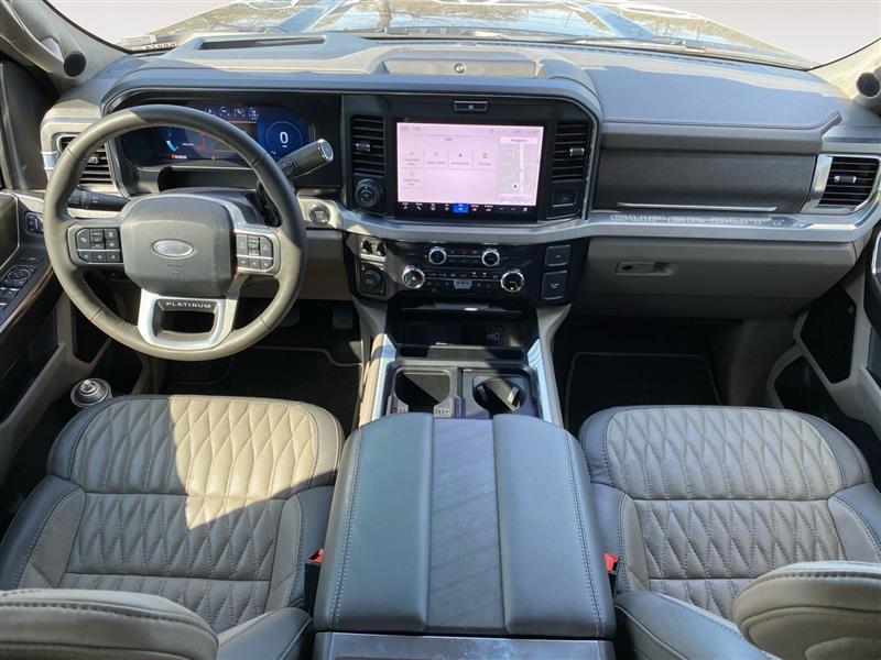 Ford F-450 SD Lariat Crew Cab DRW 4WD 2026