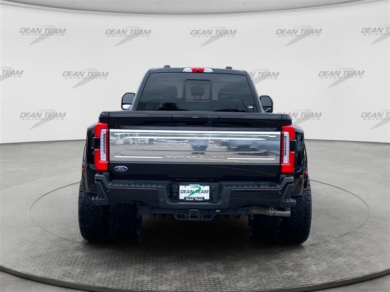 Ford F-450 SD Lariat Crew Cab DRW 4WD 2025
