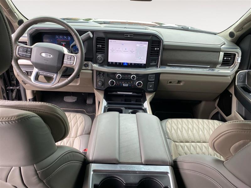 Ford F-450 SD Lariat Crew Cab DRW 4WD 2025