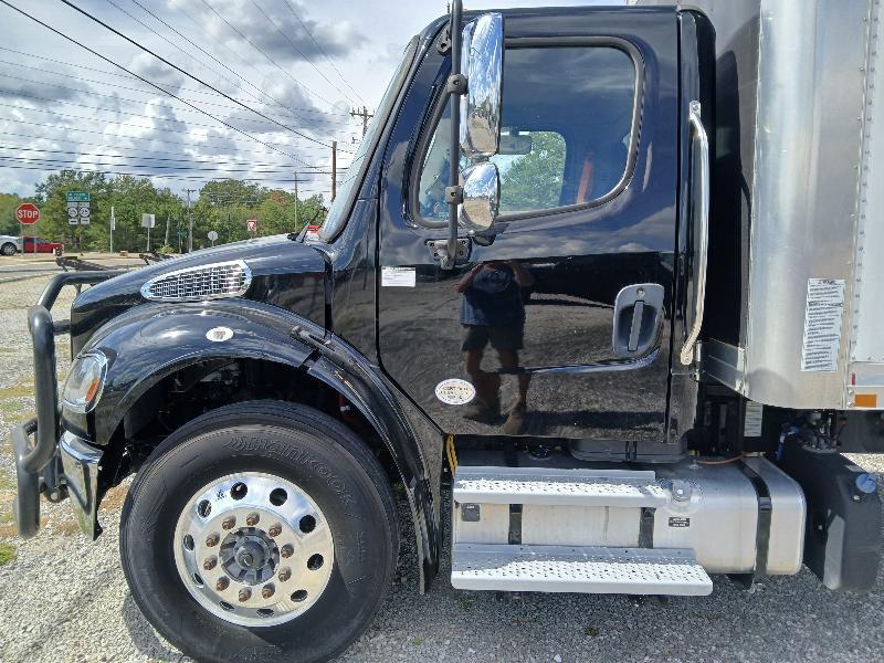 Freightliner M2 106 Plus  2023