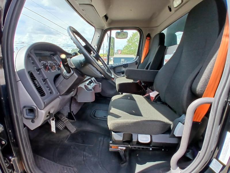 Freightliner M2 106 Plus  2023