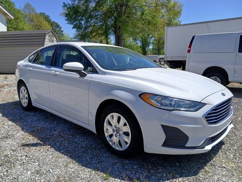 Ford Fusion S 2019