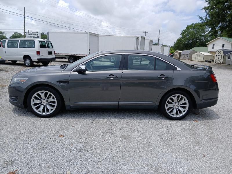 Ford Taurus Limited FWD 2017