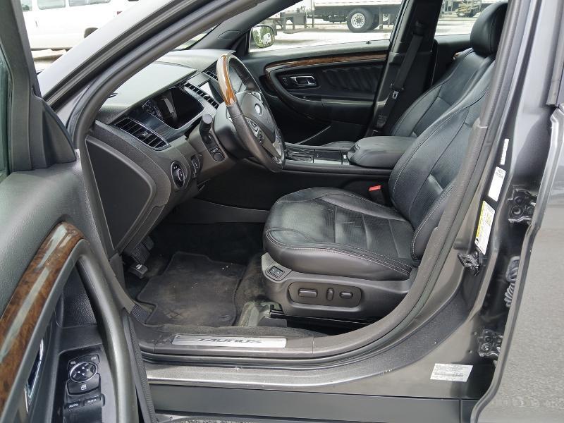 Ford Taurus Limited FWD 2017