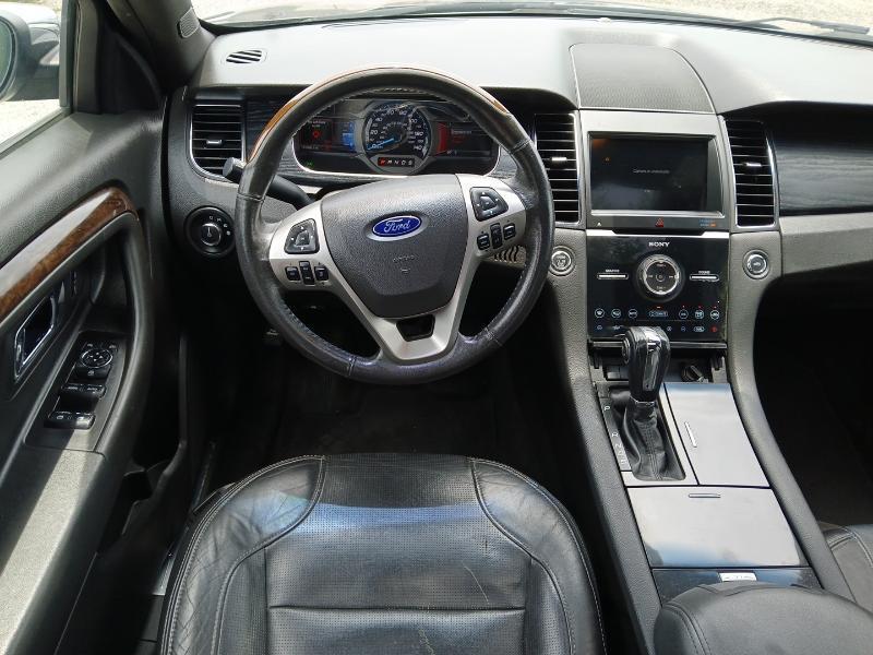 Ford Taurus Limited FWD 2017