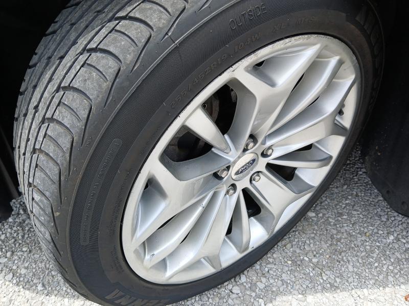 Ford Taurus Limited FWD 2017