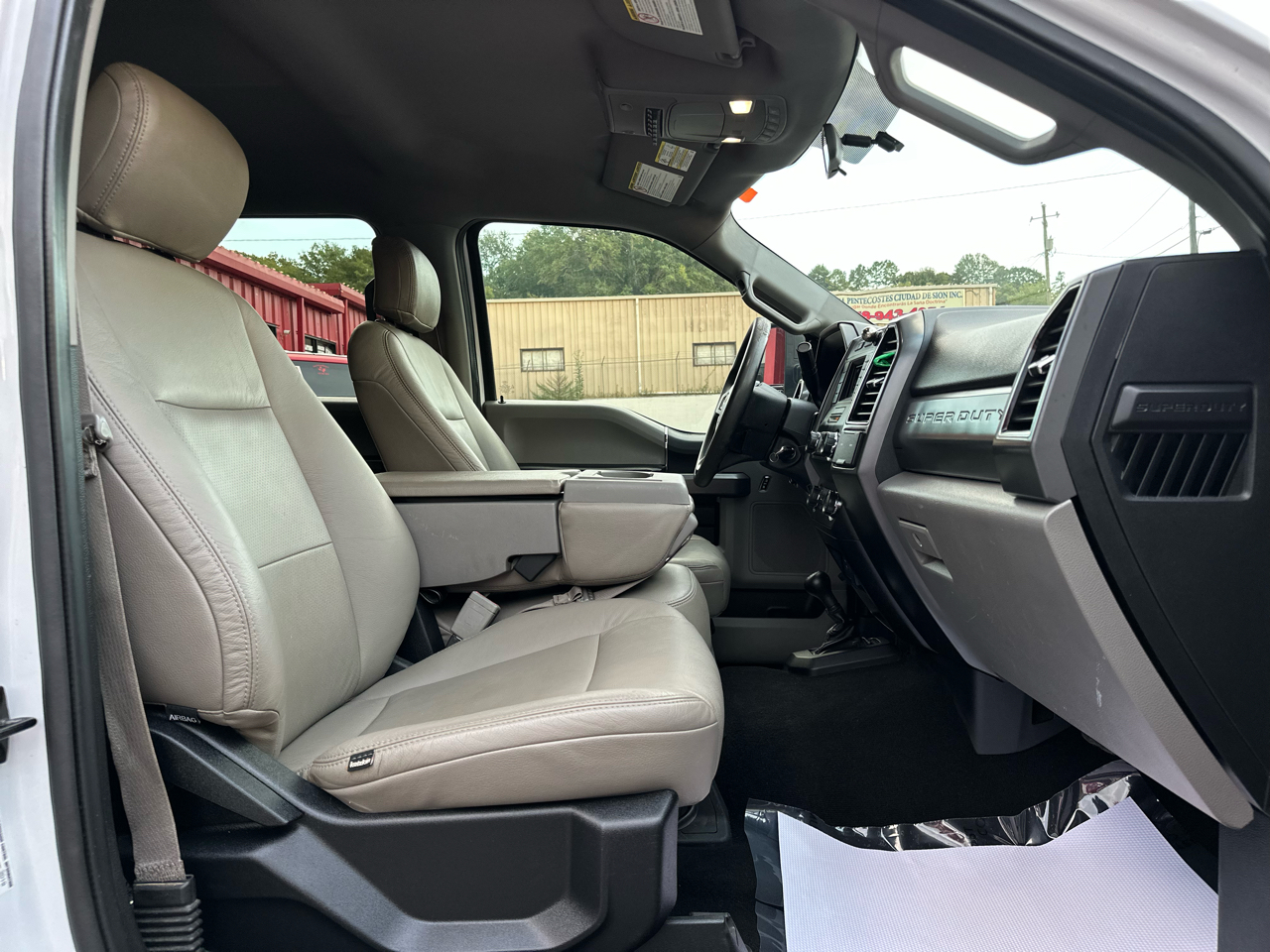 Ford Super Duty F-350 DRW XLT 4WD Crew Cab 179" WB 60" CA 2019