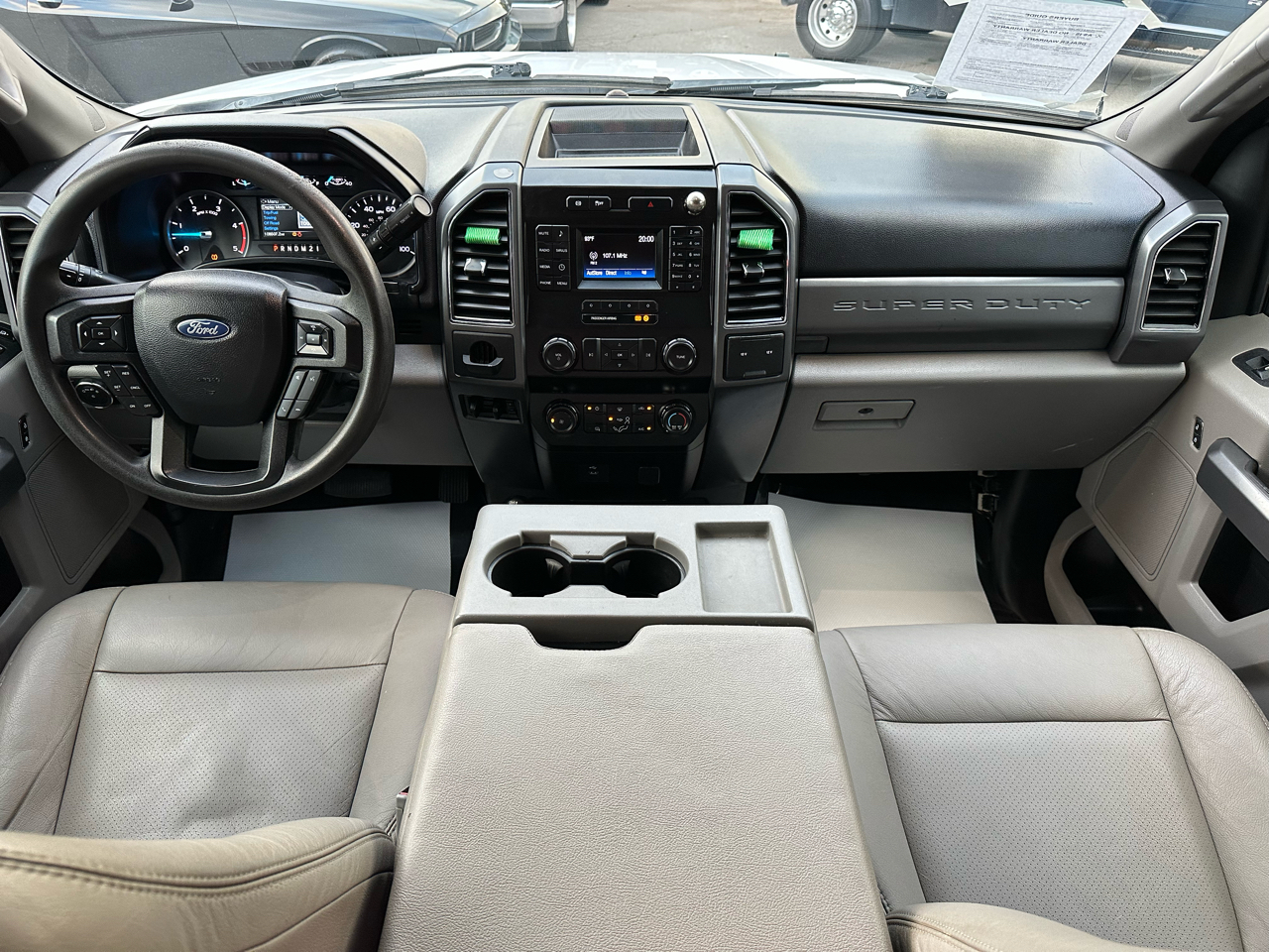 Ford Super Duty F-350 DRW XLT 4WD Crew Cab 179" WB 60" CA 2019