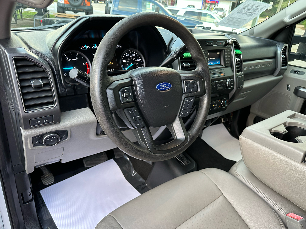 Ford Super Duty F-350 DRW XLT 4WD Crew Cab 179" WB 60" CA 2019