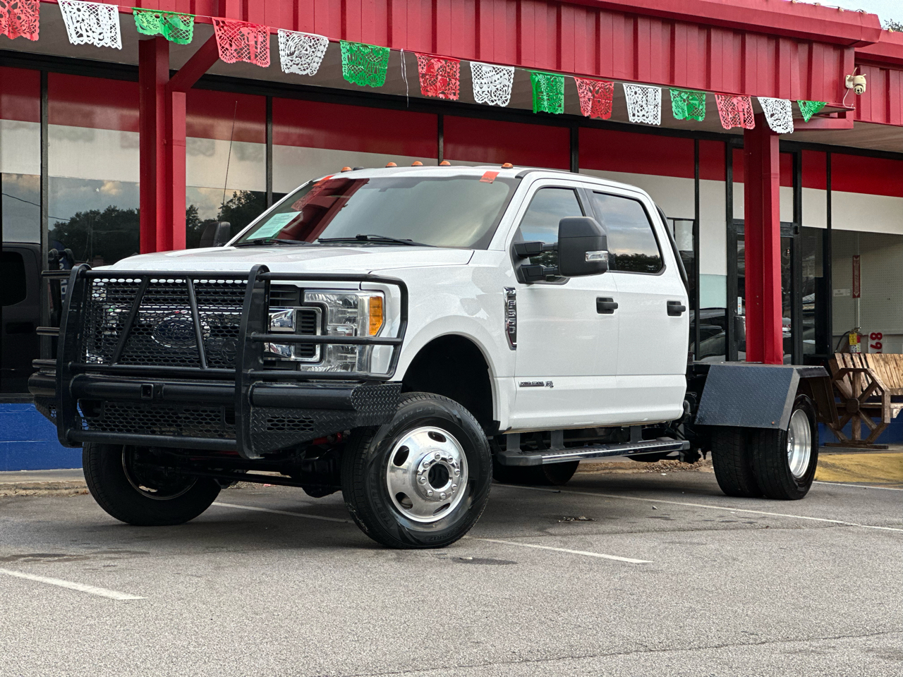 Ford Super Duty F-350 DRW XLT 4WD Crew Cab 179" WB 60" CA 2019