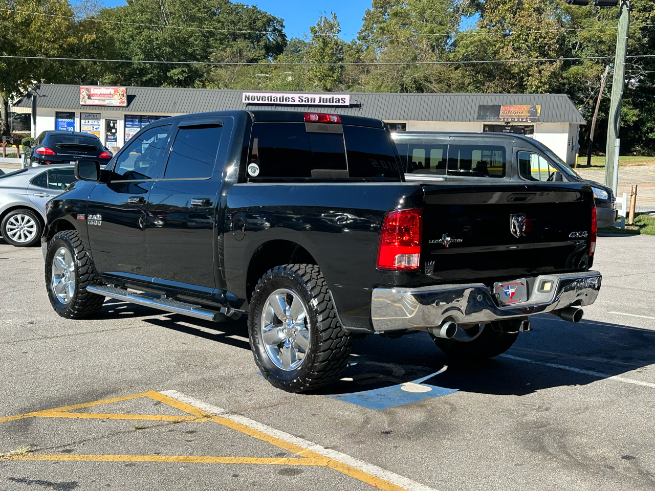 RAM 1500 4WD Crew Cab 140.5" Lone Star 2013