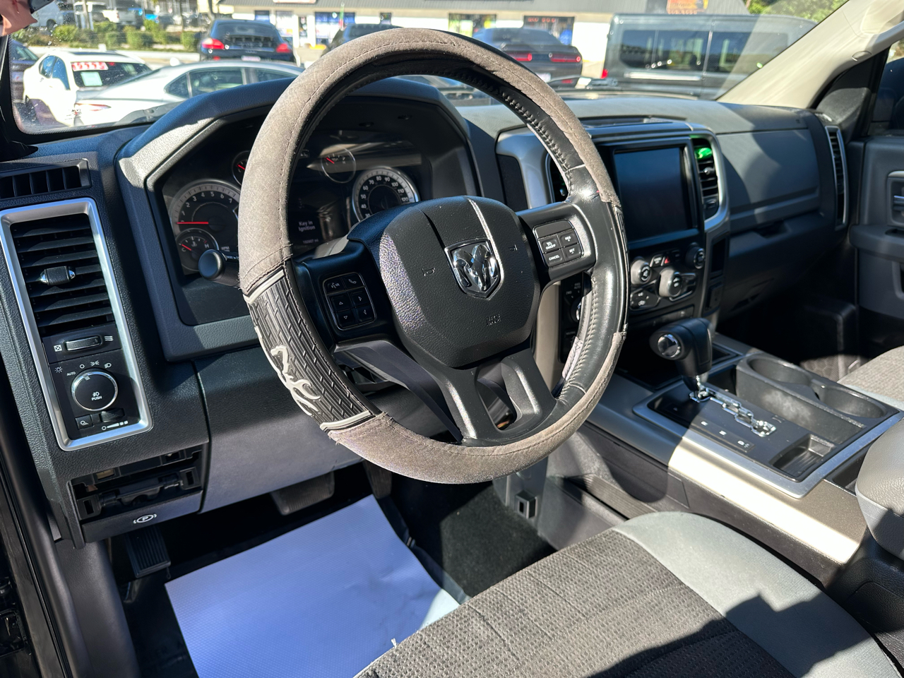 RAM 1500 4WD Crew Cab 140.5" Lone Star 2013