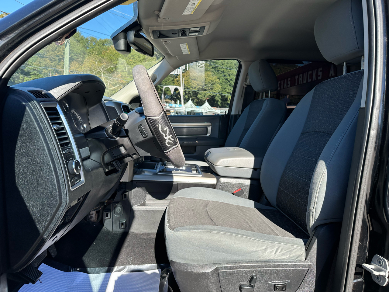 RAM 1500 4WD Crew Cab 140.5" Lone Star 2013