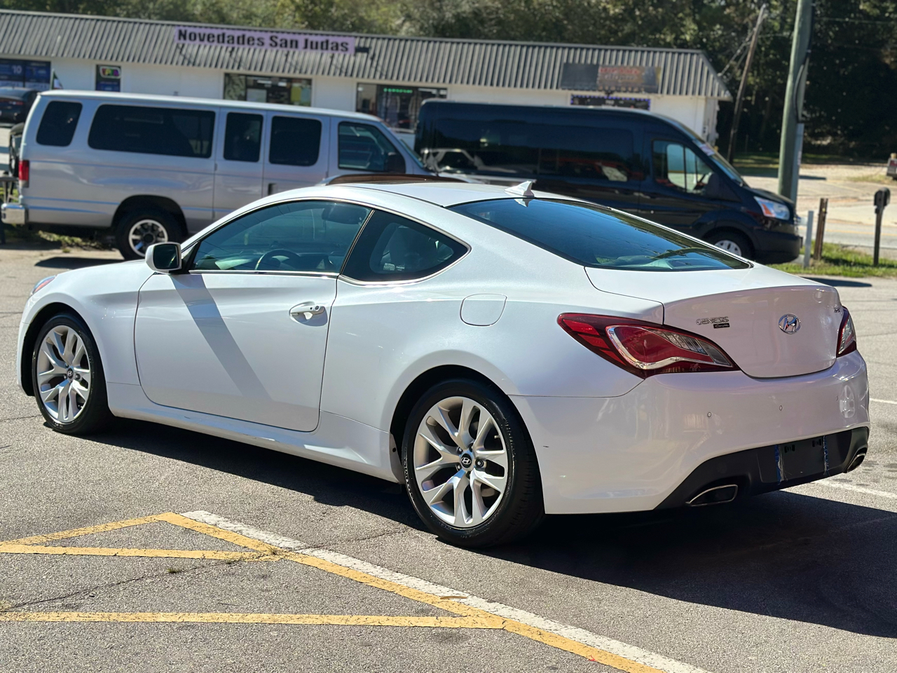 Hyundai Genesis Coupe 2dr I4 2.0T Auto Premium 2014