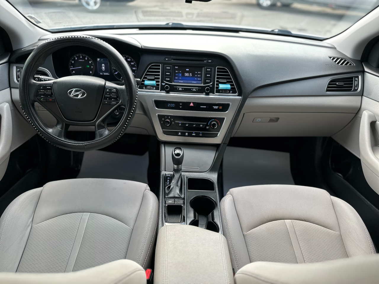 Hyundai Sonata 4dr Sdn 2.4L SE 2015