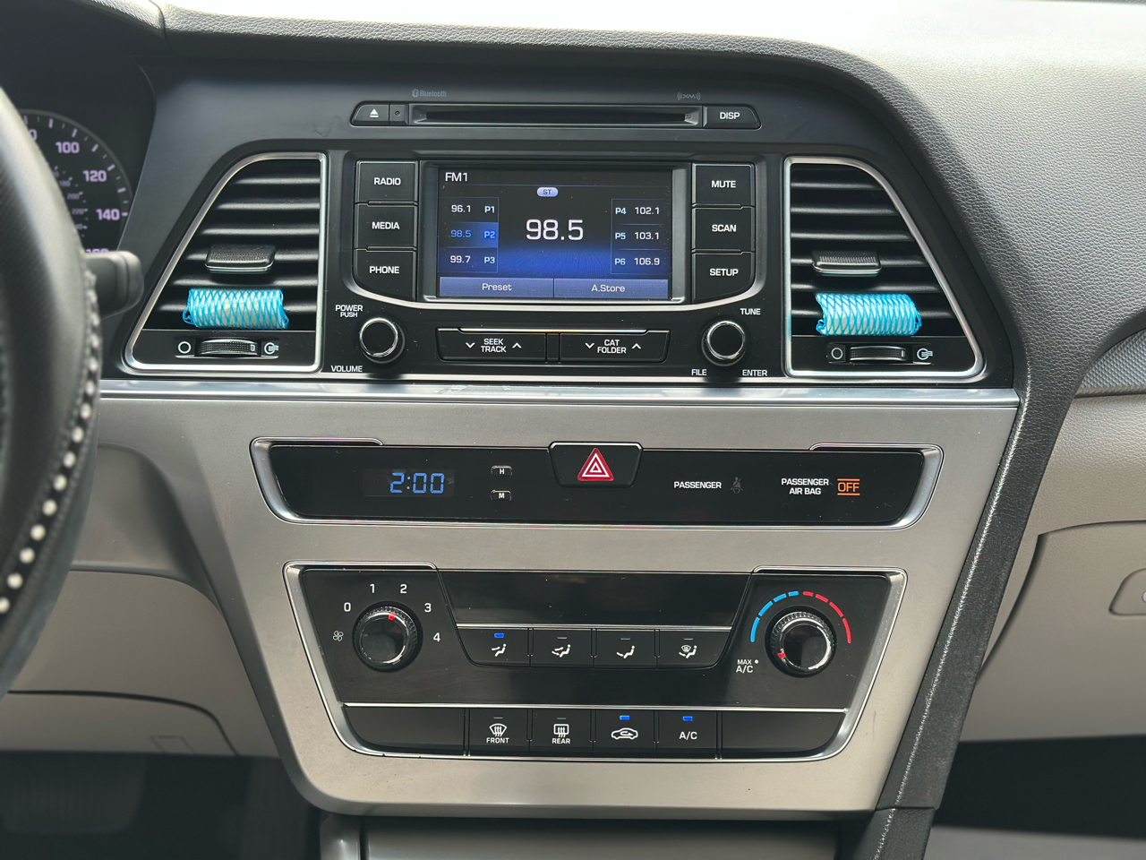 Hyundai Sonata 4dr Sdn 2.4L SE 2015