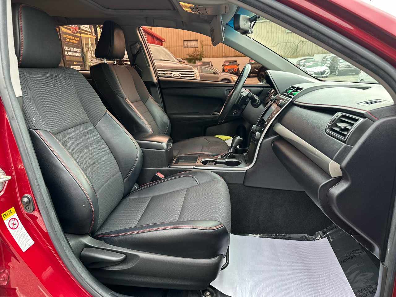 Toyota Camry XLE Auto (Natl) 2017