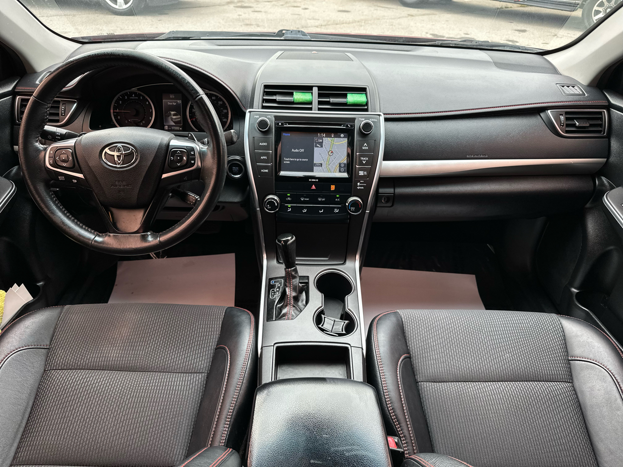 Toyota Camry XLE Auto (Natl) 2017