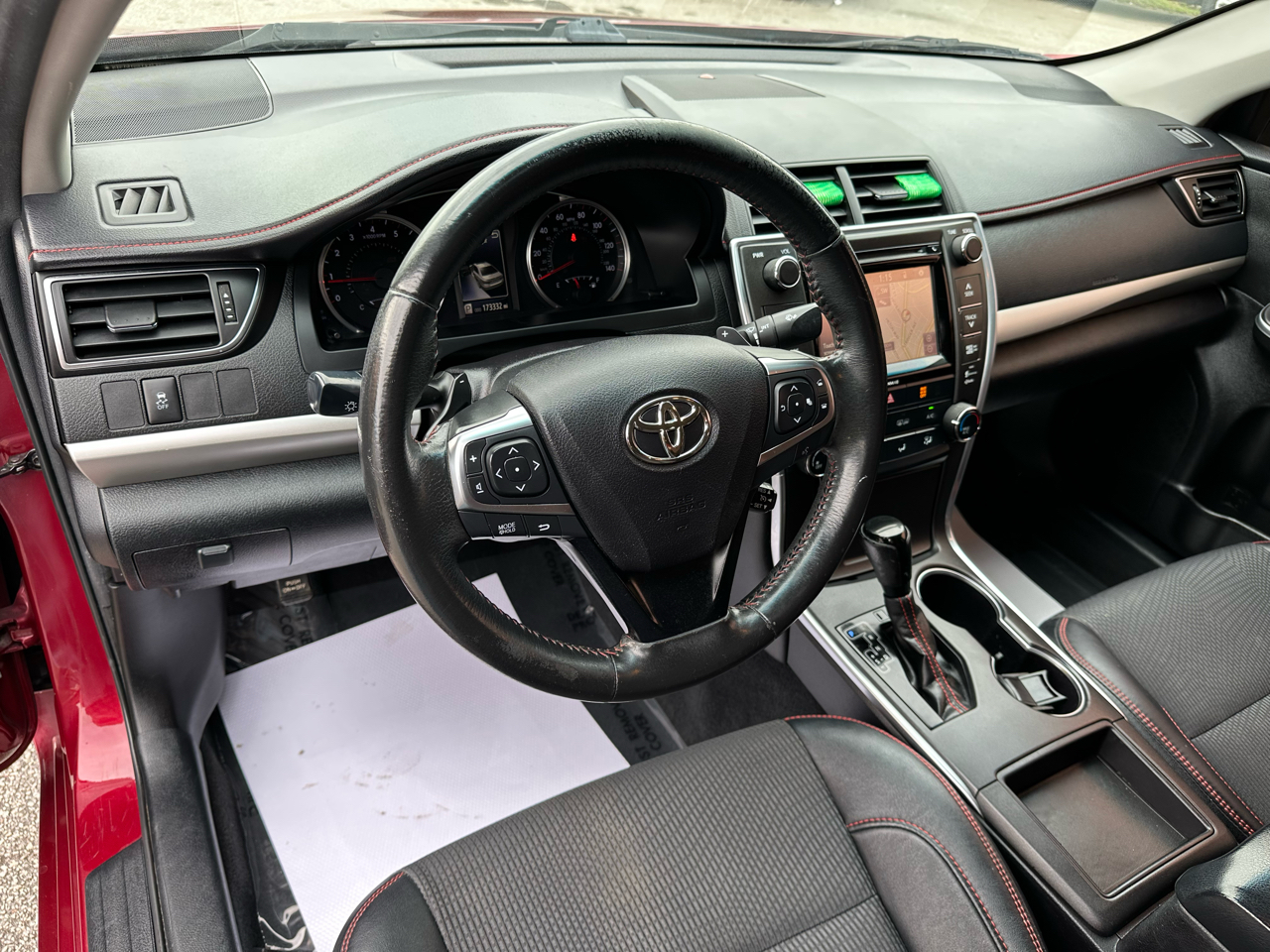 Toyota Camry XLE Auto (Natl) 2017
