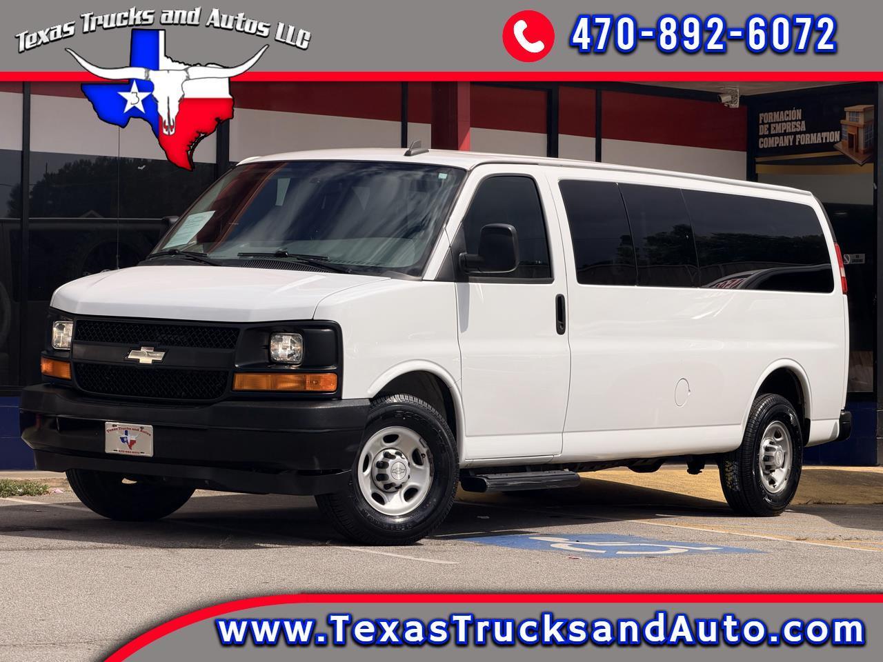 2017 Chevrolet Express Passenger RWD 3500 155" LS w/1LS