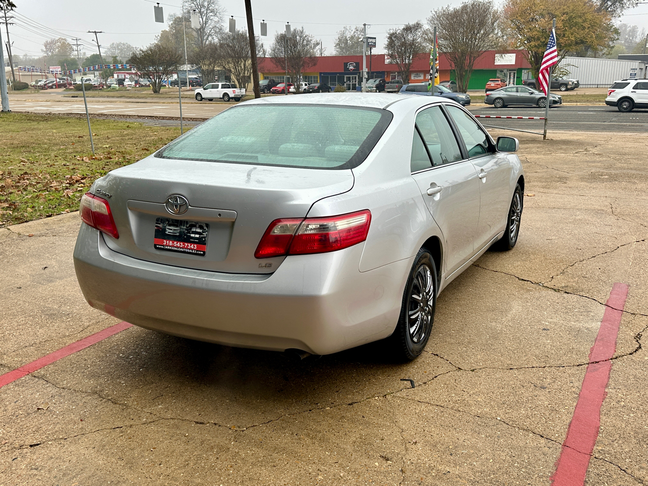Toyota Camry 4dr Sdn LE Auto 2009