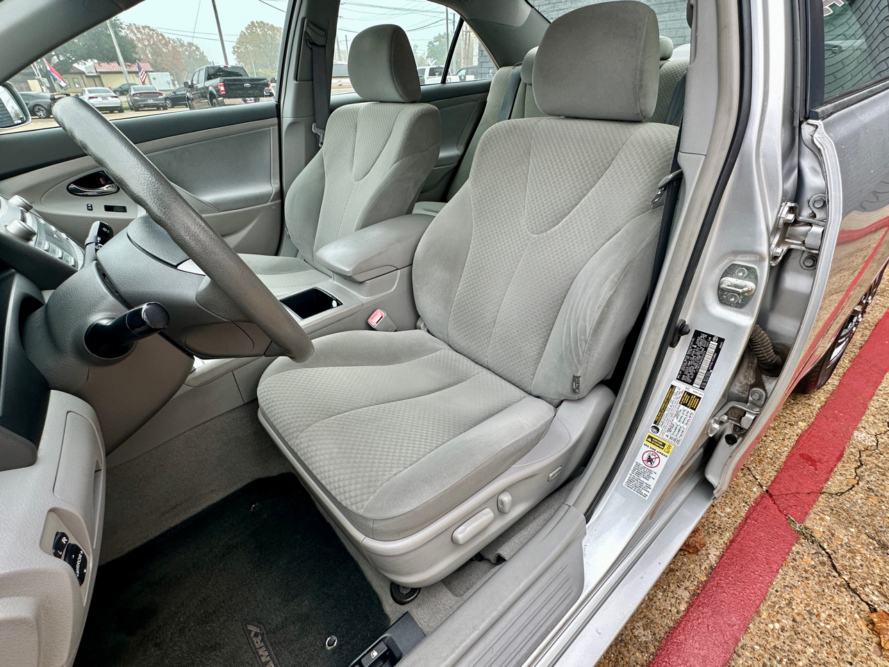 Toyota Camry 4dr Sdn LE Auto 2009