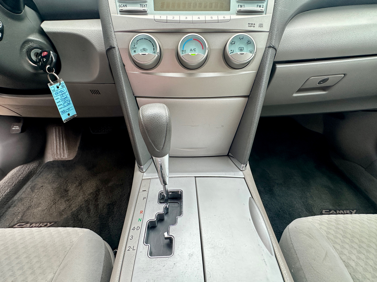 Toyota Camry 4dr Sdn LE Auto 2009