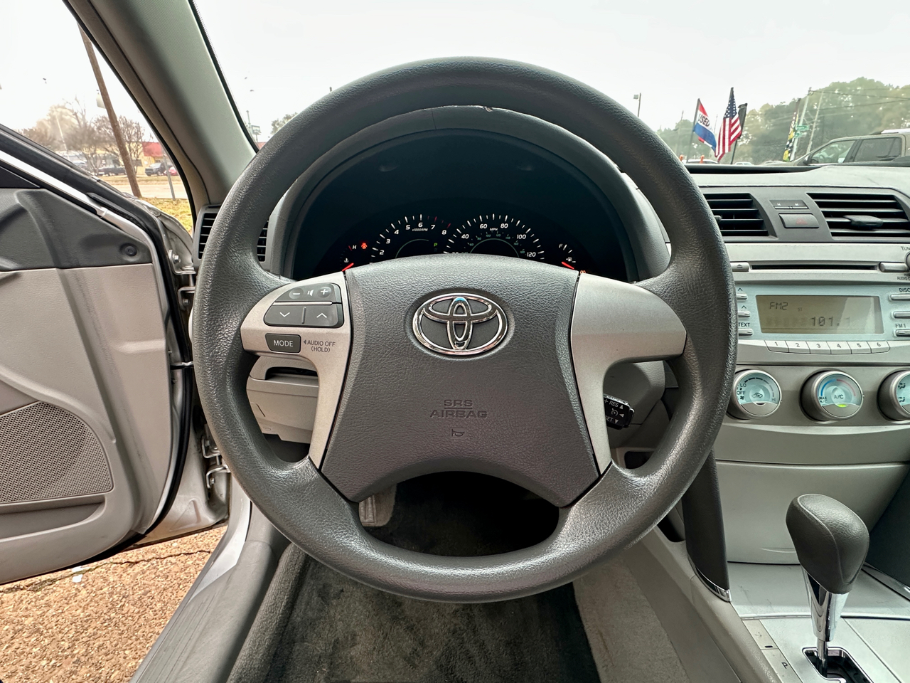 Toyota Camry 4dr Sdn LE Auto 2009