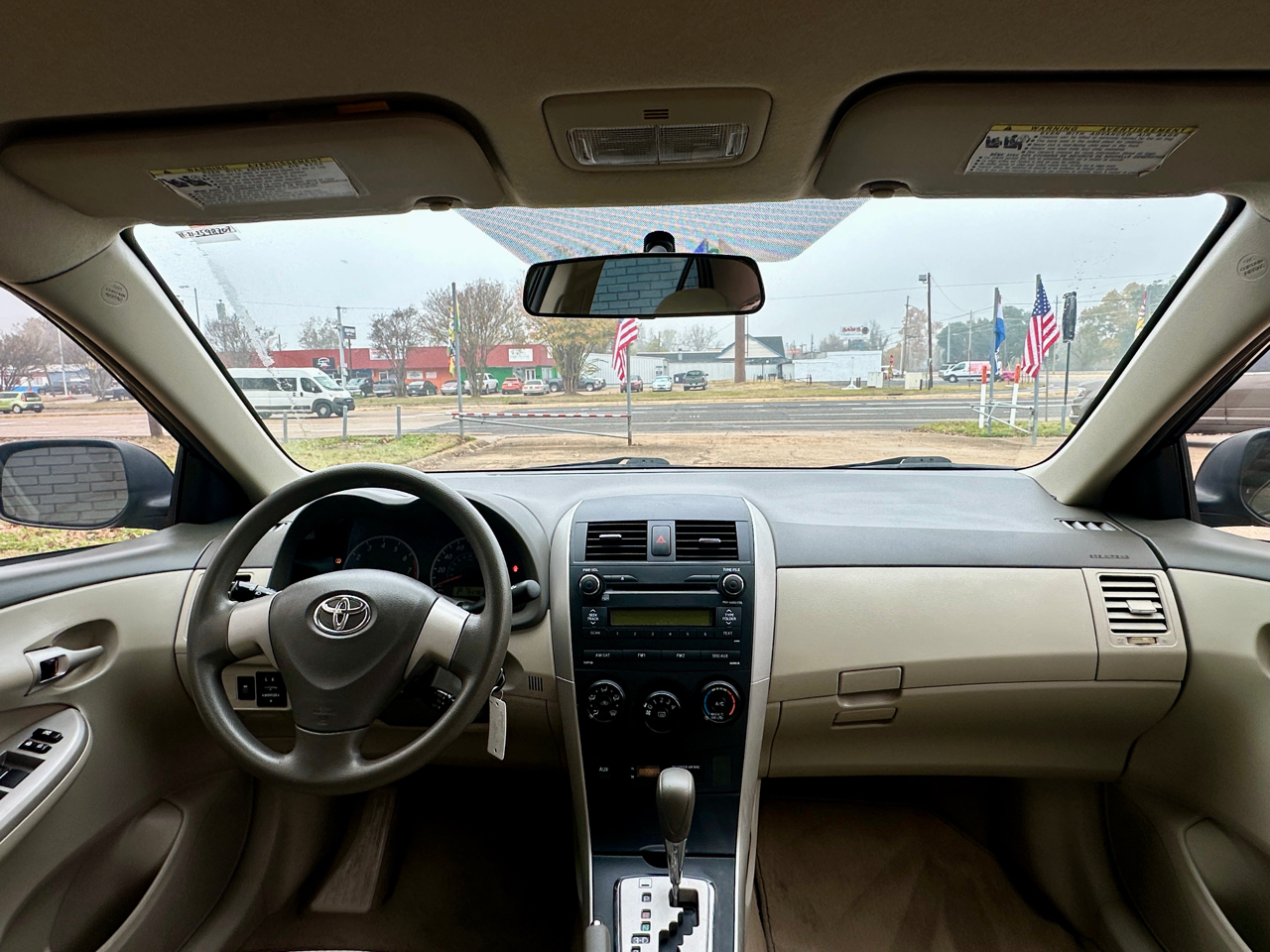 Toyota Corolla 4dr Sdn LE Auto 2010