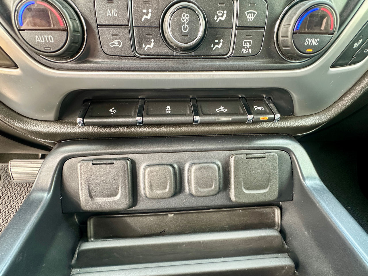 GMC 1500 Reg Cab 117.5" 4WD 2017