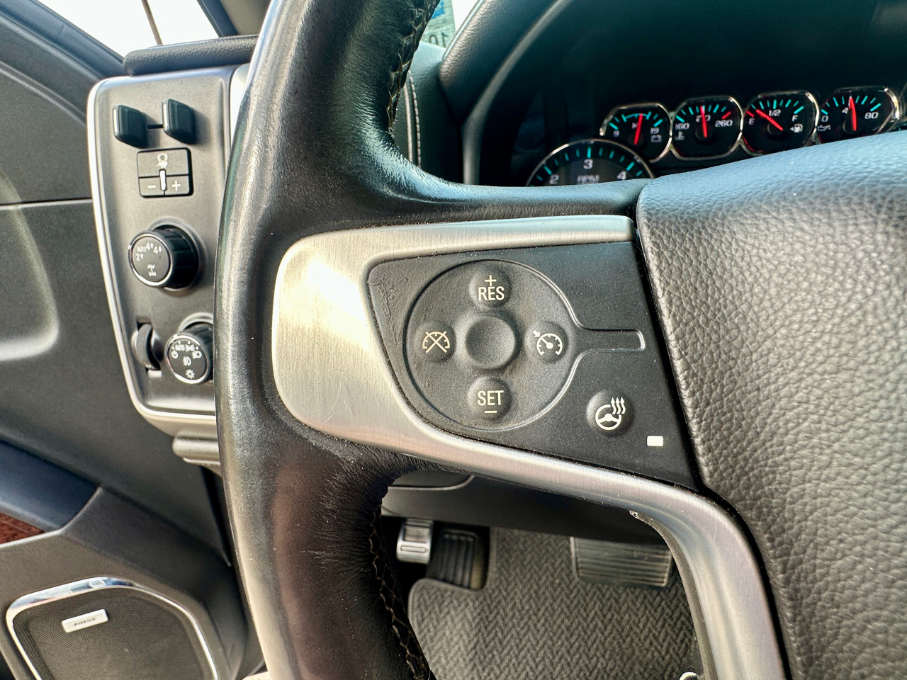 GMC 1500 Reg Cab 117.5" 4WD 2017