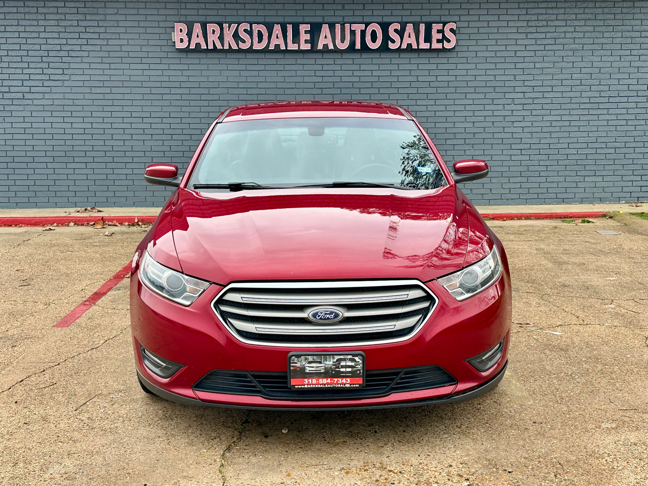 Ford Taurus 4dr Sdn SEL 2017