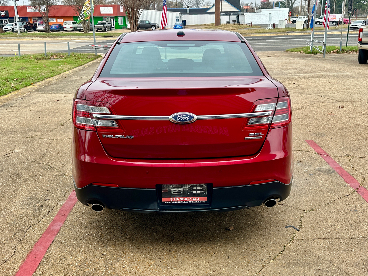 Ford Taurus 4dr Sdn SEL 2017