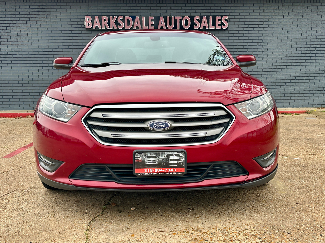 Ford Taurus 4dr Sdn SEL 2017