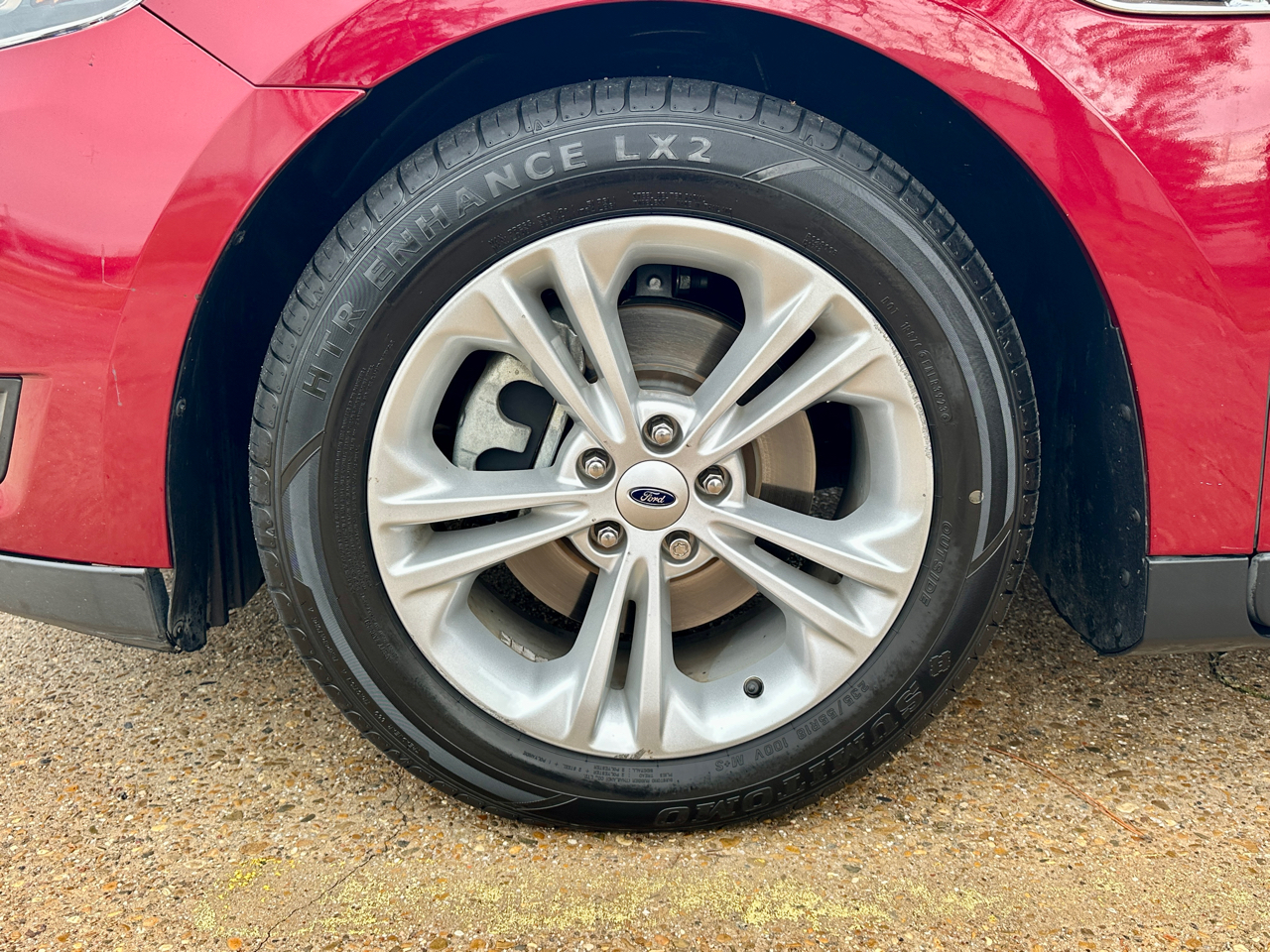 Ford Taurus 4dr Sdn SEL 2017